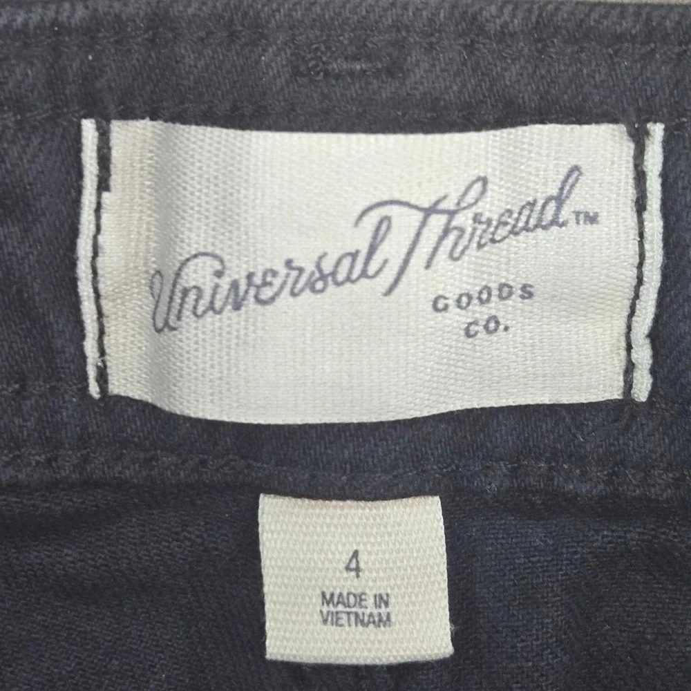 Universal Thread Womens 4 Black High Rise Fitted Hip Sailor Shorts
